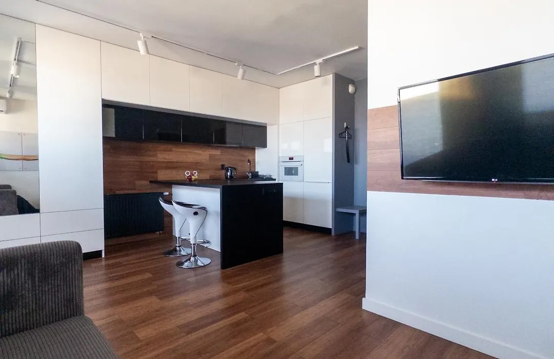 Romanowicza Street - Zablocie - Parking Free-1